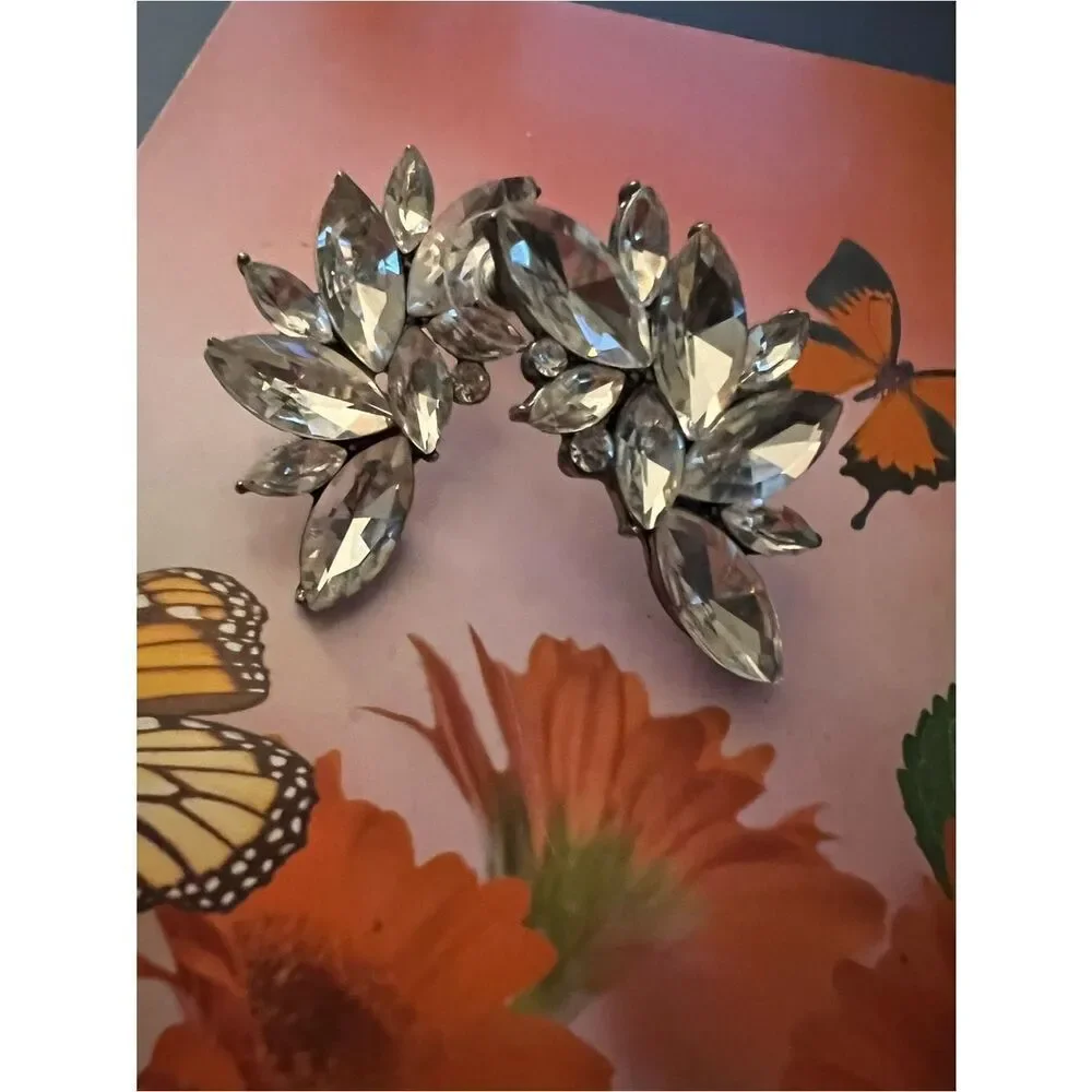 💕 NEW Crystal Marquise Cluster Pierced Earrings 💕